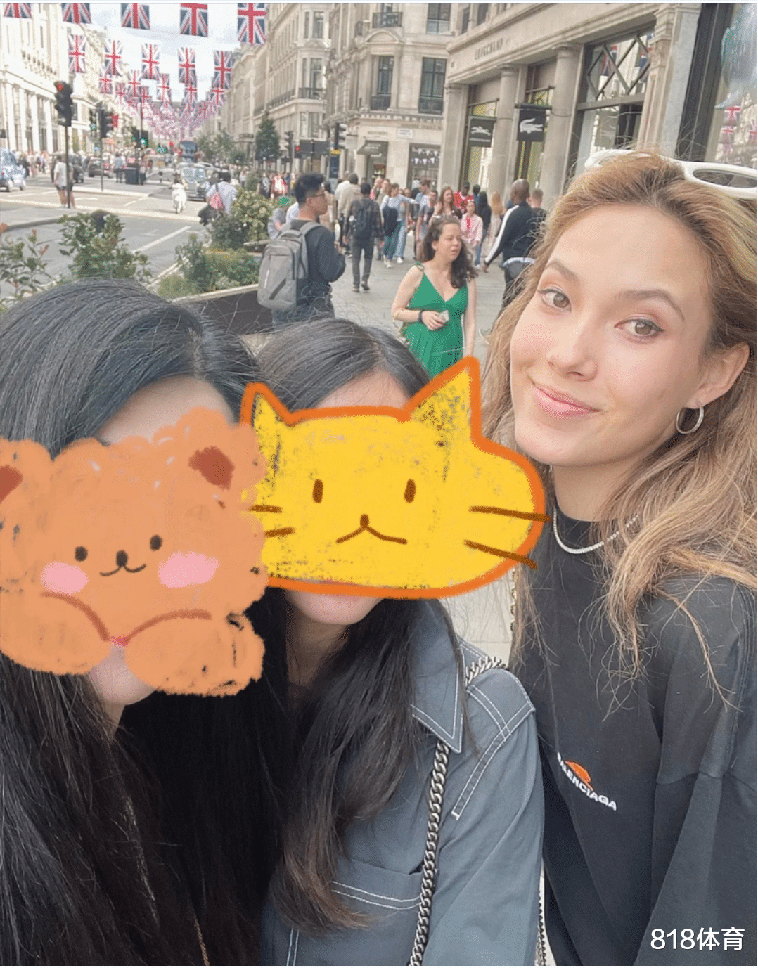 诺丁山|接地气! 谷爱凌逛伦敦诺丁山二手市集, 淘到好看衣服塞进蓝色塑料袋