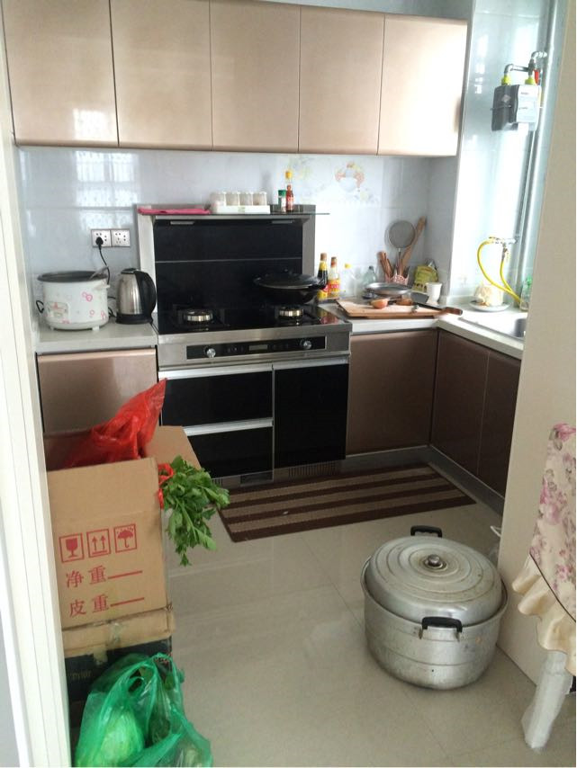 婆婆进城和我们同住，刚装修的新房瞬间变成农村房，我都不想住了