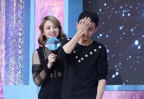 邓伦|维嘉妈妈周志东，忧心儿子的婚恋问题，更牵挂他的身体健康