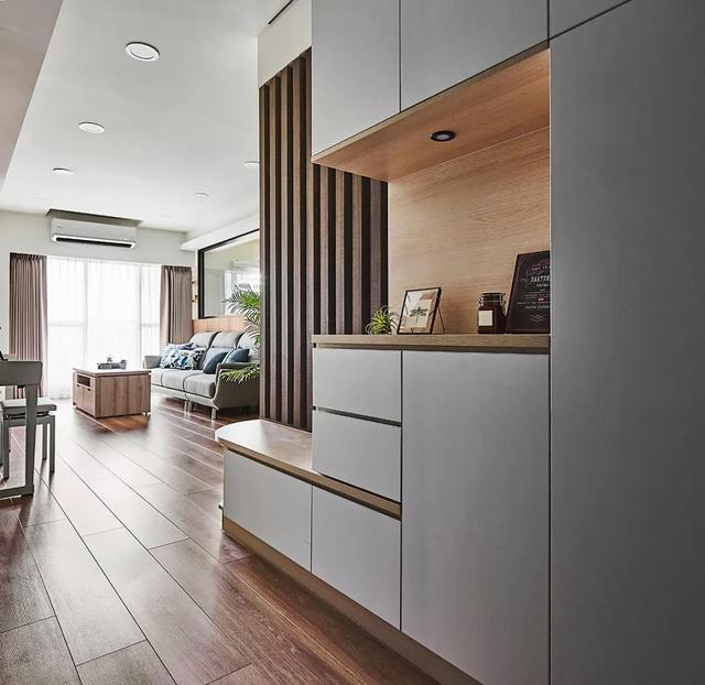 这对夫妻很有远见,巧用玻璃做隔断,把家装得明亮又实用,晒晒!