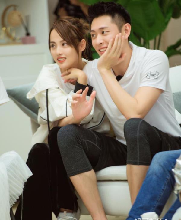 张嘉倪|张嘉倪买超被传婚变？张嘉倪婚后受宠，嫁入豪门也是一场豪赌？