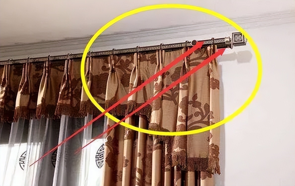 窗帘不要再装这种杆了, 过时又不好看, 有钱人都用这种
