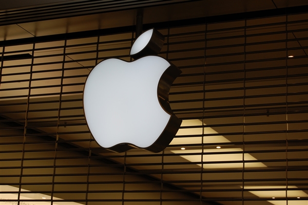 苹果|iPhone 14 Pro感叹号屏实锤：强光下暴露真面目