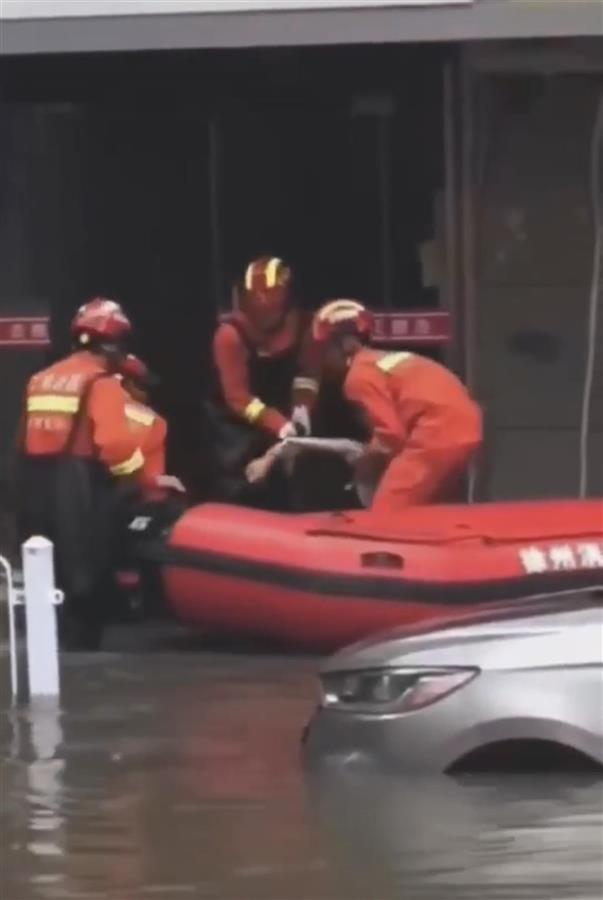 痛心!江苏徐州2人倒在积水中身亡