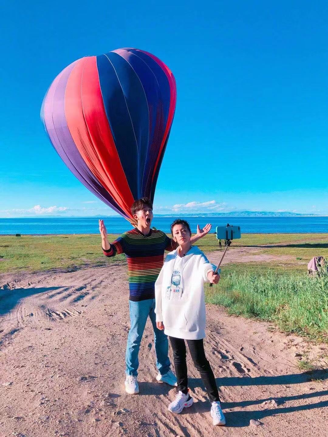 张艺谋|张艺谋又出一大作！与女儿同框显可爱，长女是学霸两次都嫁外国人