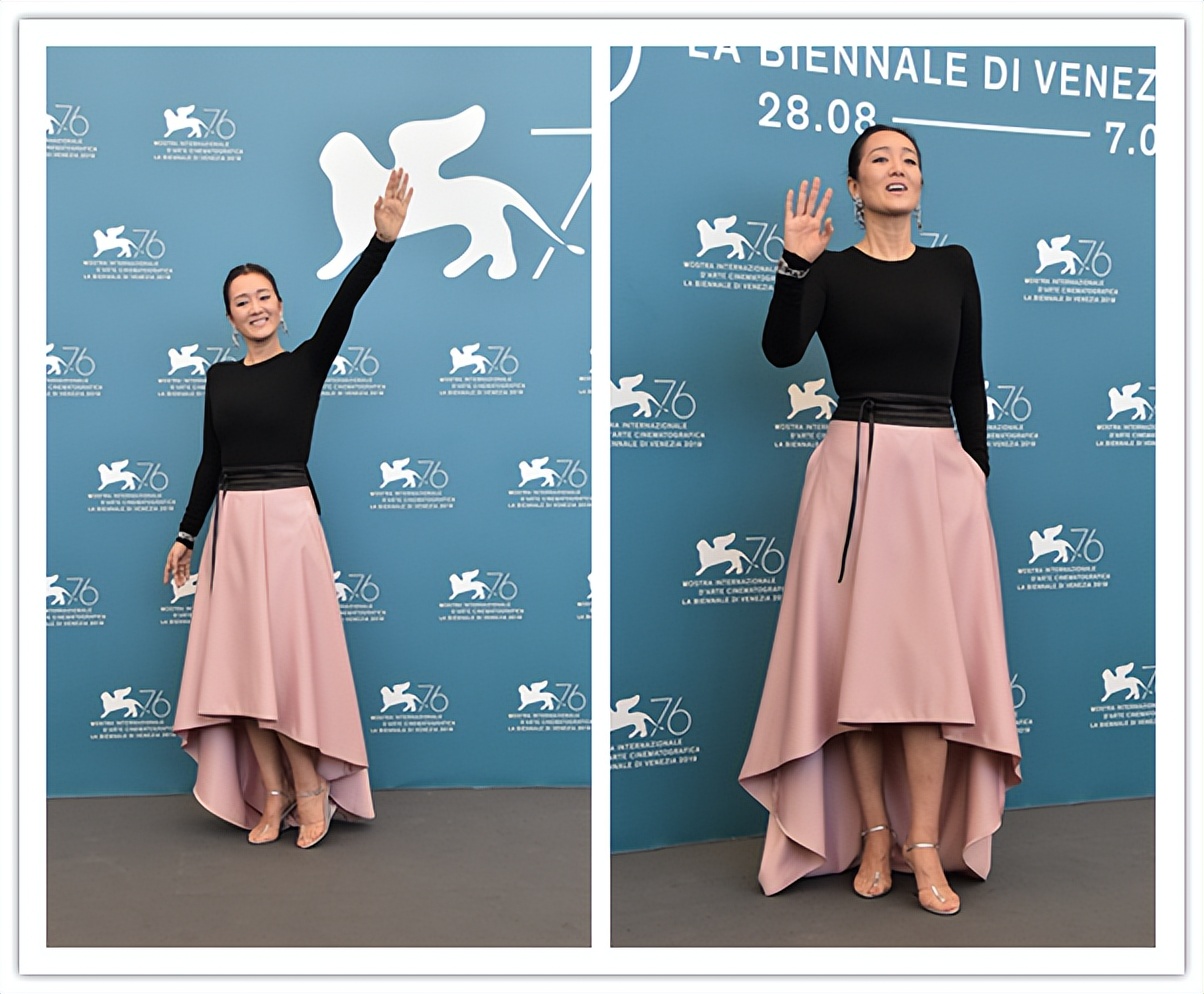 黑色的服装果然高级，学巩俐这么穿，中年人也能不显老