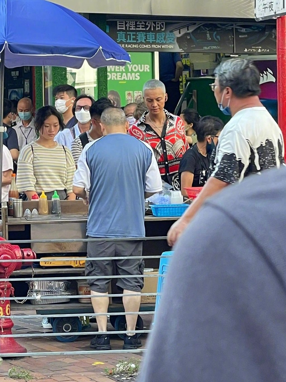 陈伟霆|陈伟霆时隔8年再次拍港片,谢霆锋事业刚刚有点起色,又被影响了