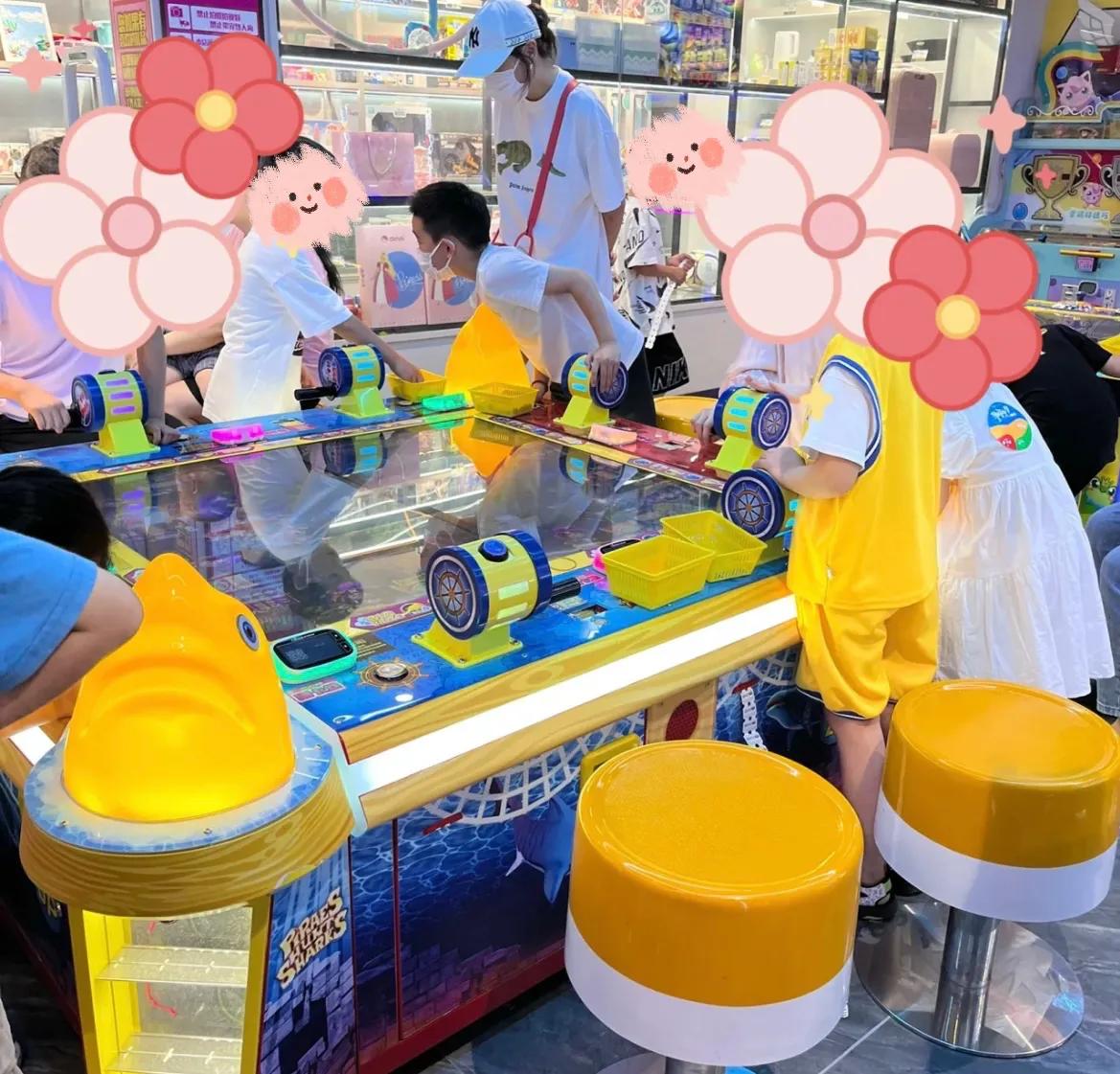 应采儿|偶遇应采儿与大儿子接HOHO放学，Jasper一脸宠溺看弟弟和妈妈互动