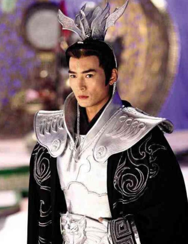 殷桃|“过气童星”复出荧幕，戏份还没“哮天犬”多？谁该为曹骏的“糊”买单？