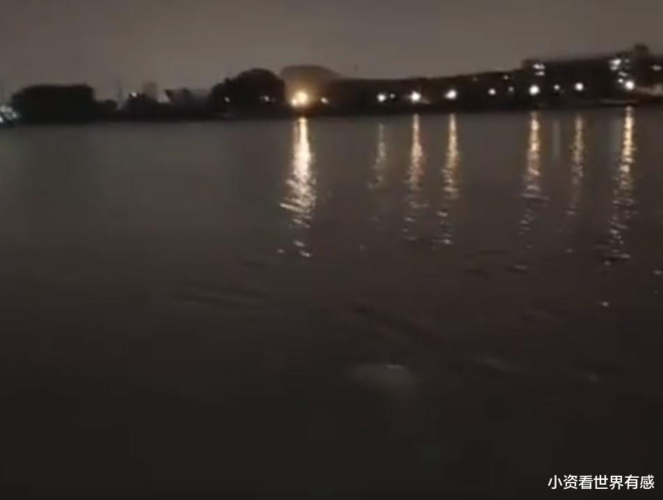 男子夜钓时钓到一具浮尸 网友:再也不敢夜钓了