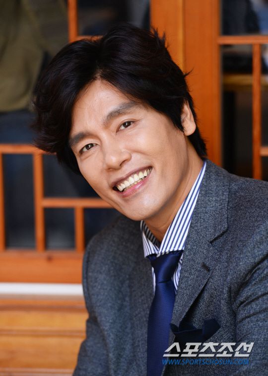 崔成国|51岁“金馆长”崔成国宣布下个月结婚,小24岁女友长相曝光