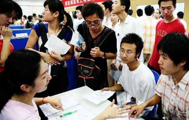 大学|难道大学白念了吗?企业招聘拒收“三本生”,其实并非是学历歧视