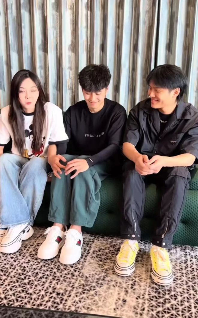 疯狂|网红疯狂的小杨哥：3000万在国外定制模型钢铁侠，光运费就500万