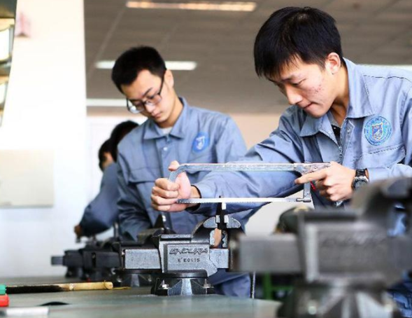 招聘|中铁五局开始招聘，见习期也能到手7000左右，但招聘专业有限制