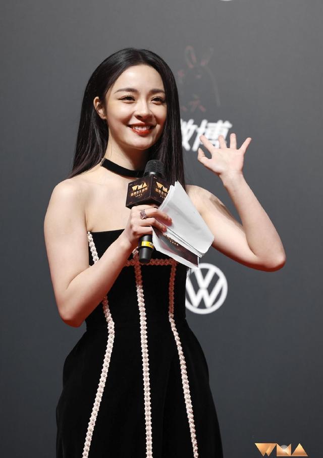 阿娇|杨丞琳阿娇孟美岐于文文红毯争艳!众多美女太性感撩人