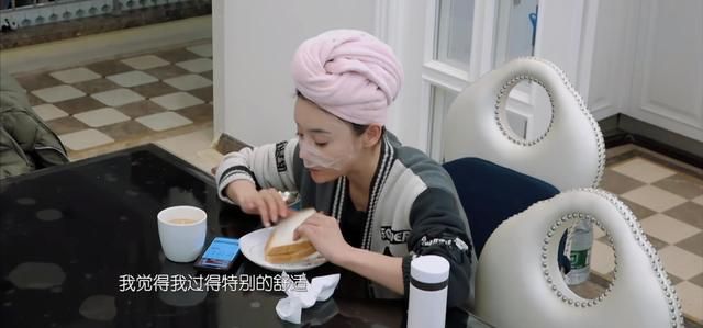 袁姗姗|35岁袁姗姗在北京的家火了，全屋乱到超乎想象，犹如“猪圈”