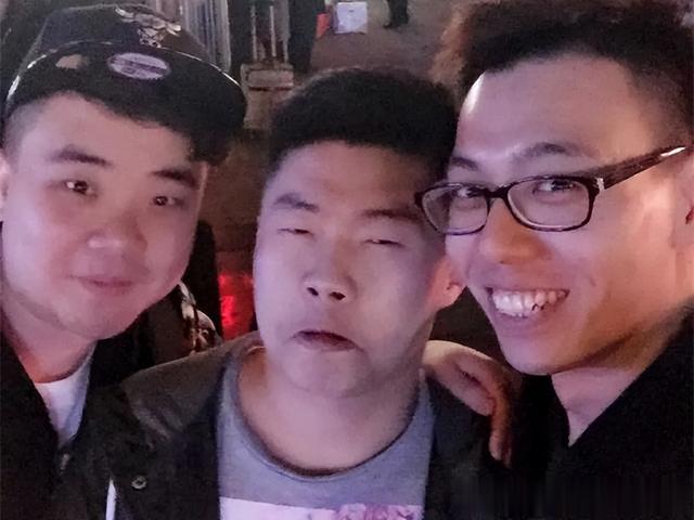 田震|德云社朱鹤松更新营业，却被粉丝调侃，老郭教出了一帮“二人转”