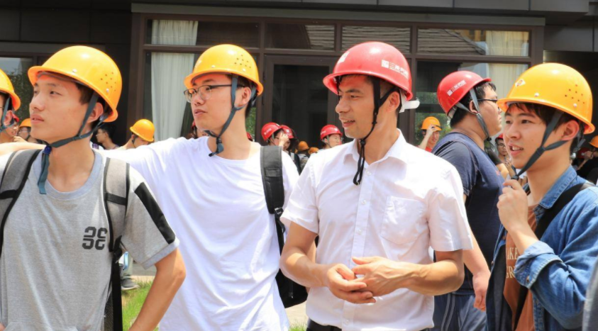 招聘|中铁五局开始招聘，见习期也能到手7000左右，但招聘专业有限制