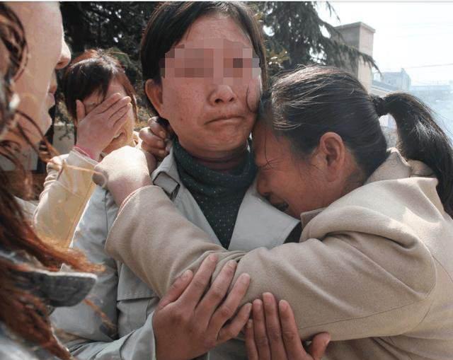 18岁少女发现被拐卖后,将计就计反将人贩子卖掉,法院:免于处罚