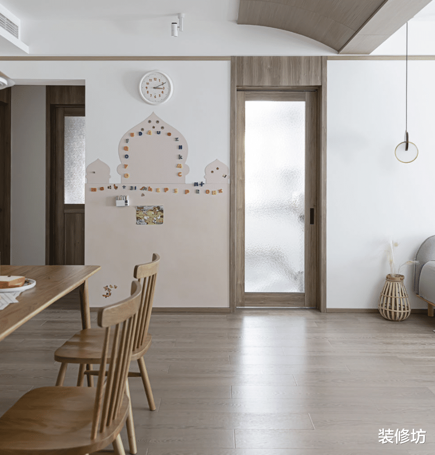 为孩子在家里建乐园，三代人都能和谐共处，感受简约混搭风的魅力