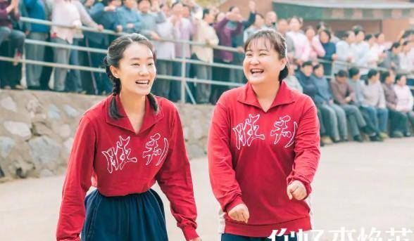 医生|贾玲被曝有新恋情，深夜开百万豪车街边热聊，男方身形比她胖