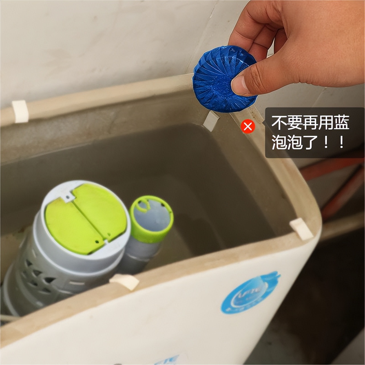 马桶3天不刷就有黄渍?跟保洁阿姨学3招,杀菌除臭无异味