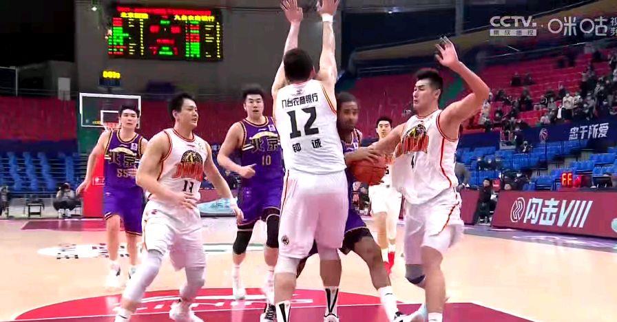 琼斯|吉林险胜北控4连胜！姜宇星20+7 李安全力救主 王晗弃用琼斯最明智