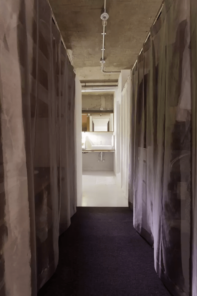 两套清水泥工业风的新房,看起来太省钱了,厕所养鱼谁想得到呢?