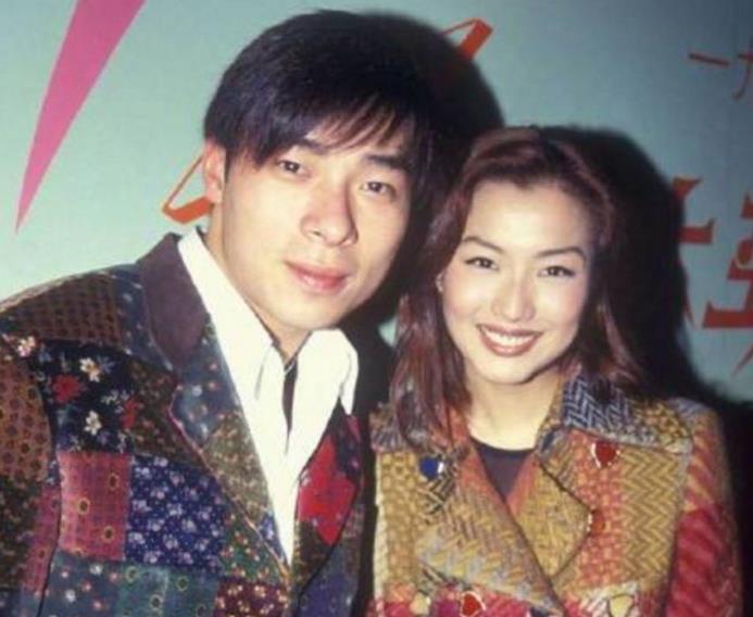 倪震|7位女星婚姻状态：郑秀文原谅丈夫，周慧敏倪震携手前行