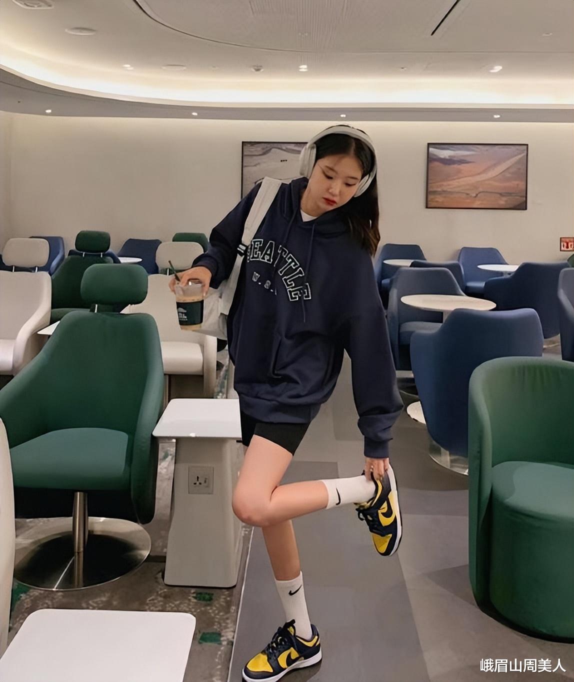 穿衣搭配|最近流行一种穿搭：“卫衣+短裤”，洋气显瘦，杨幂、倪妮都在穿！