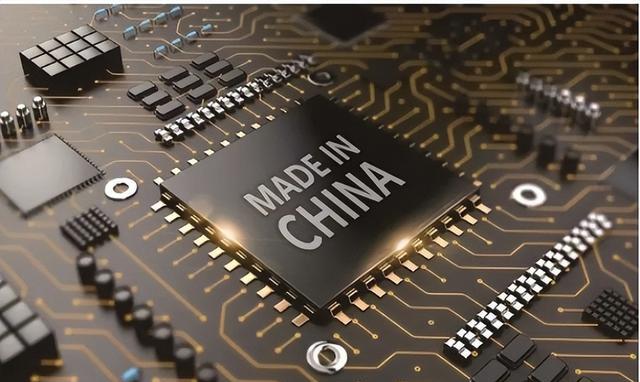 中国生产出西方“最高标准”芯片，技术领先英特尔2年？