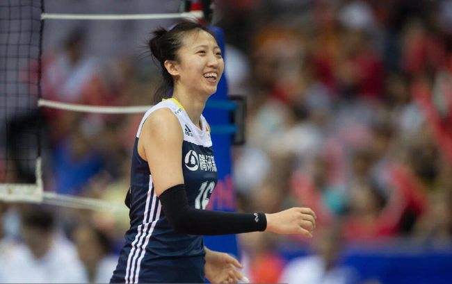 女排|中国女排主力阵容或出炉！李盈莹核心地位难动摇，32岁老将成领袖