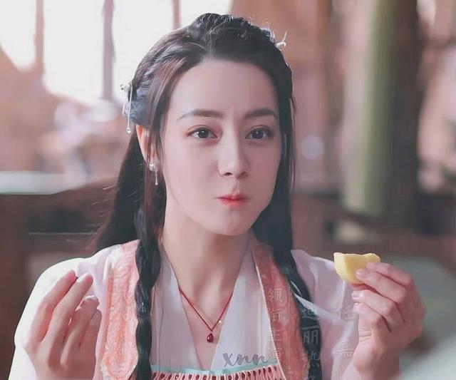 小姐姐|拍《周生如故》前任嘉伦就接下长意,周生辰和长意差别咋就那么大