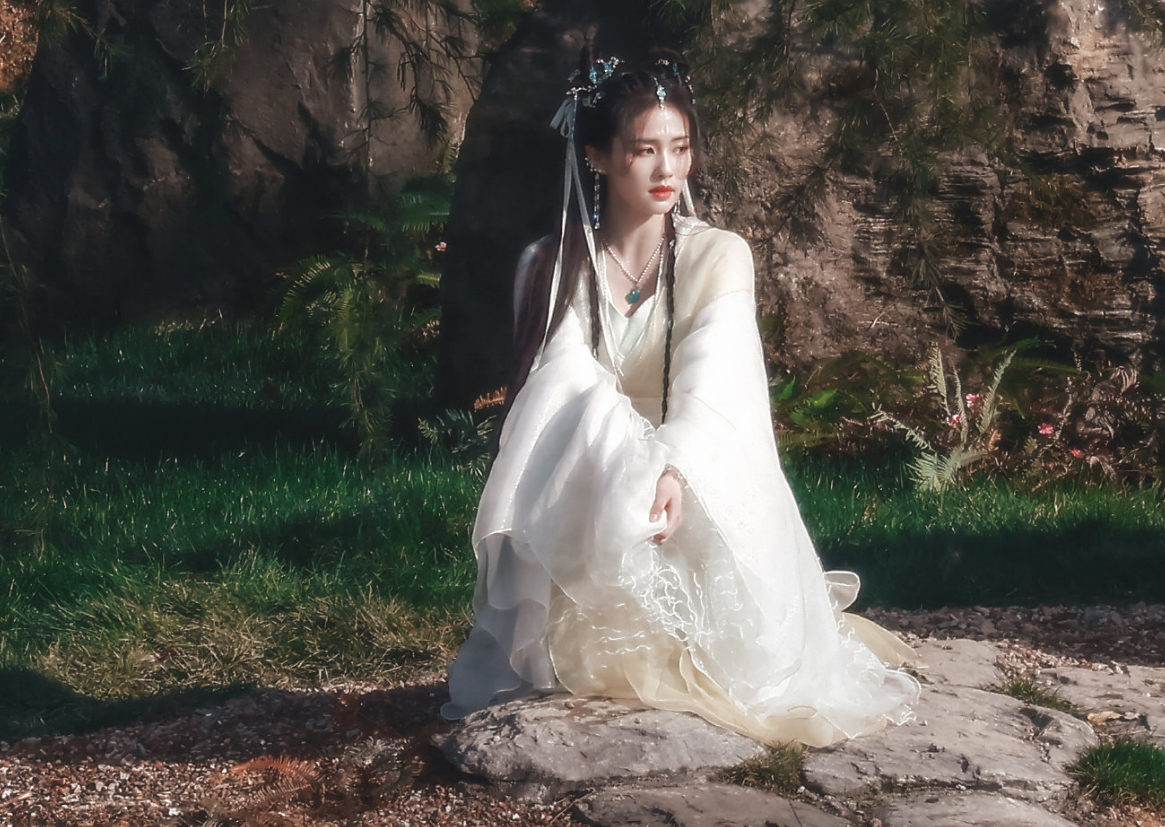 宁安如梦|白鹿《宁安如梦》男装好飒!谢危毛领路透反差大,女二颜值惊艳!