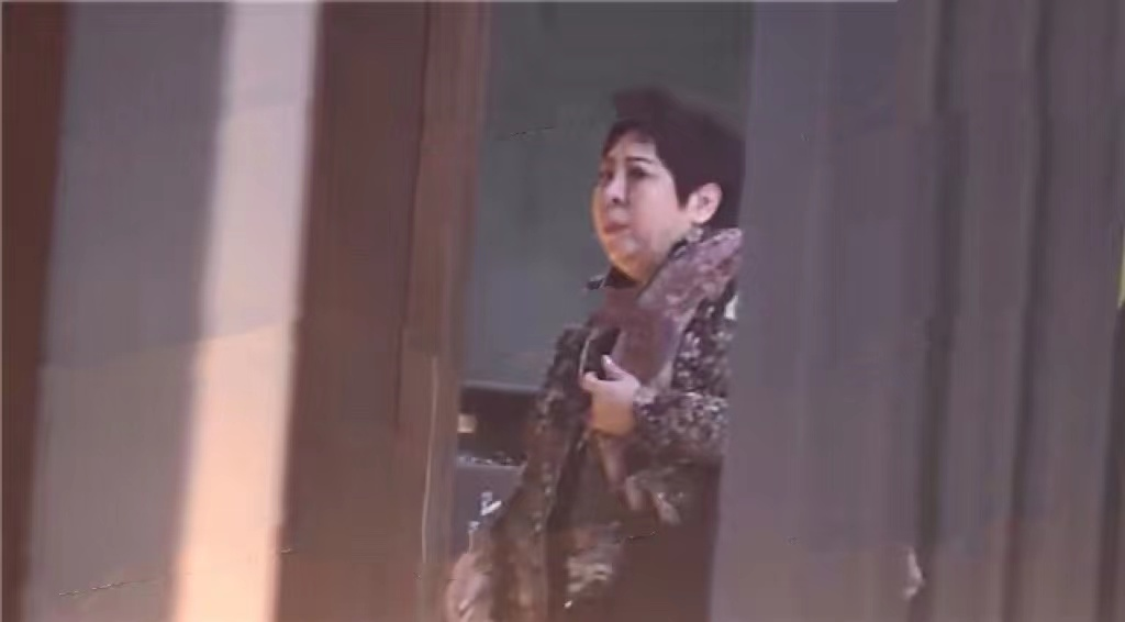 郭碧婷|向佐一家五口吃大餐!郭碧婷甜吻老公素颜显憔悴,小腹凸出孕味足