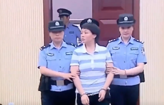 ?江苏一吸毒母亲将女儿吊死在鸡棚,面对审判:我怀孕了
