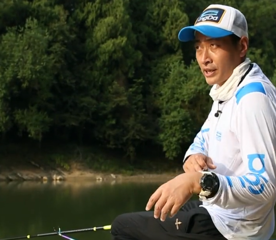 |刘松松认为王者之战,是为流量而来,邓刚没报名不会有13支参赛队