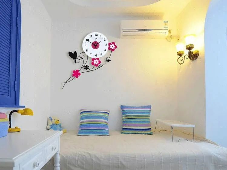 卧室挂钟摆放有讲究，小心引来恶鬼压身，凶煞入宅！