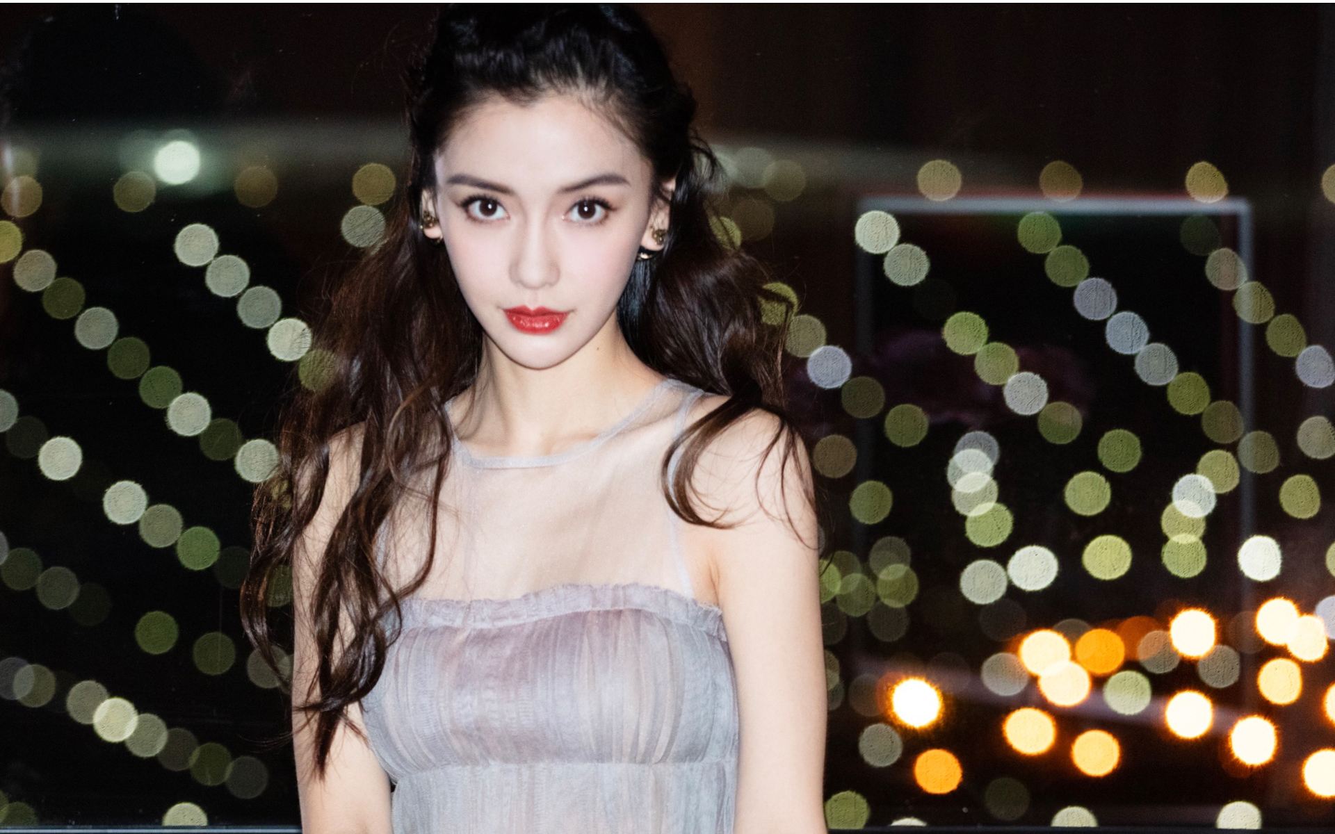 Angelababy|湾湾媒体编造实据爆料，说杨颖后悔和黄晓明离婚，想找方法求复合