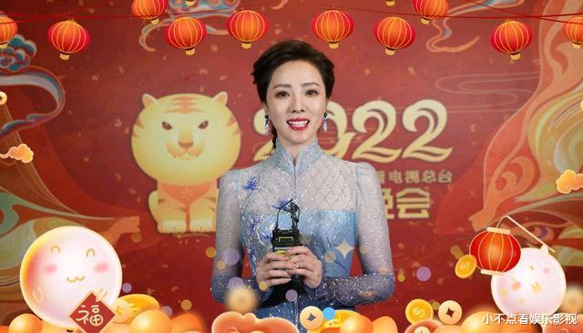 春晚|春晚撒贝宁三次失误，为何反被夸，央视元宵晚会女足成最大惊喜