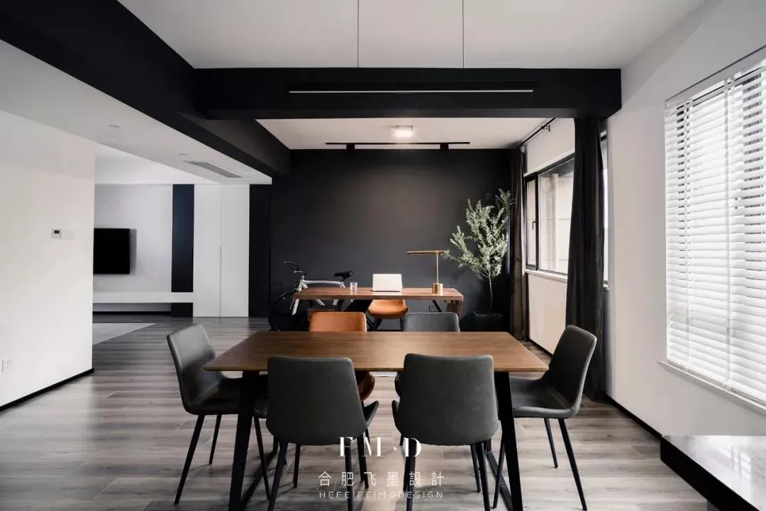 真正的极简风，是做到断舍离不多买物品，家越空无一物越高级舒适