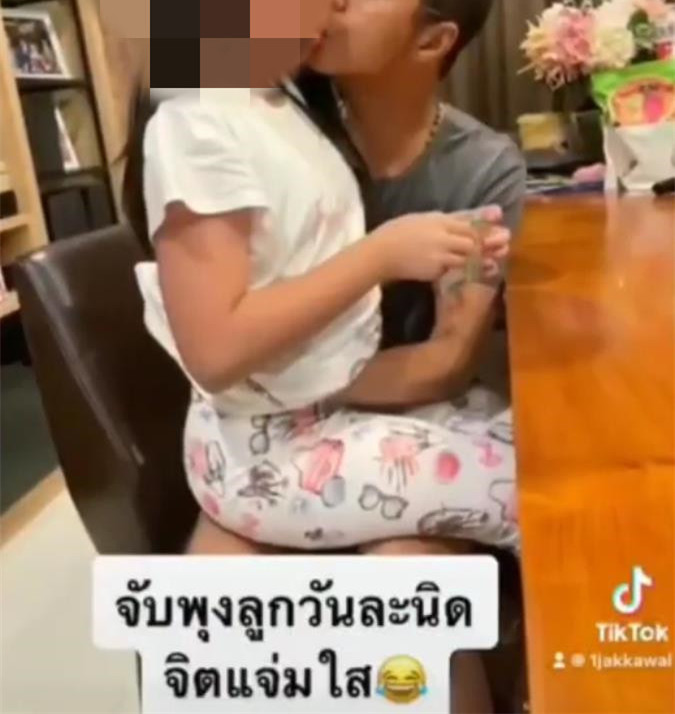 泰国|泰国男音乐人和9岁女儿合照，网友：这么明目张胆的恋童癖？