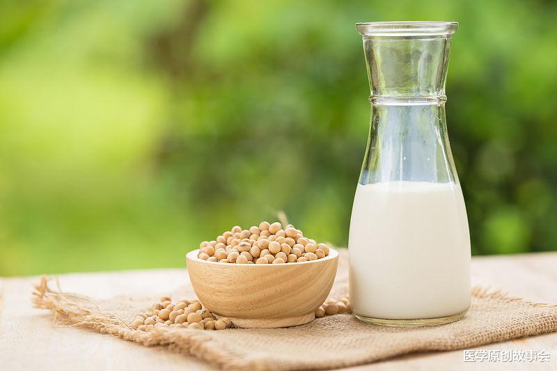 雌激素|豆浆含有大量雌激素，男人吃多变娘，女人得癌？告诉你真相