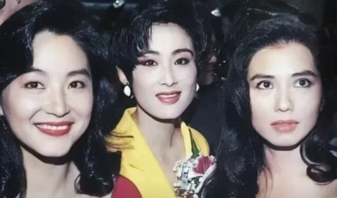 米饭 看了林青霞的夏季造型,我敢打赌:再过50年,穿衣也不及她时髦