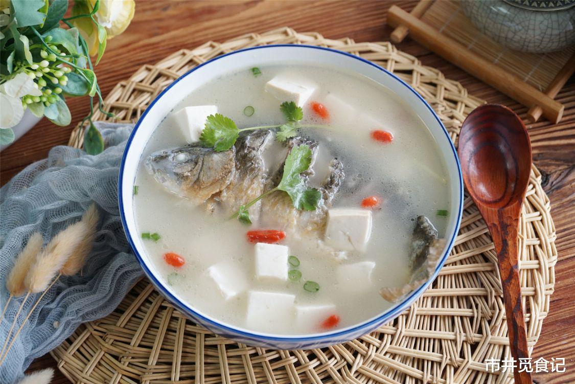 买鲫鱼，注意分清“土鲫”和“工程鲫”，味道区别不小，别买错了