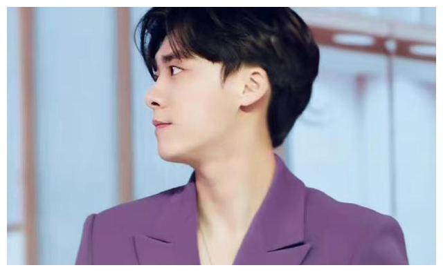 李易峰|李易峰的后续惹关注，被爆其有出国打算，其工作人员在迫切求职