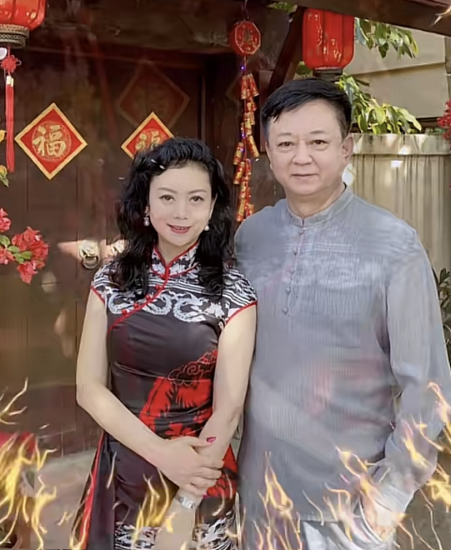 朱军|朱军秀恩爱携妻子拜年,白发明显老太多,谭梅回应未上春晚相关留言