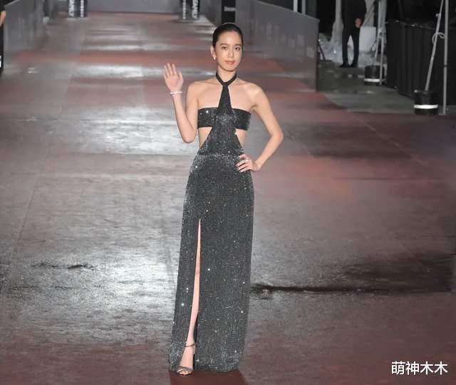 戏剧|金钟戏剧红毯造型：46岁林心如锁骨抢镜，杨谨华大秀好身材