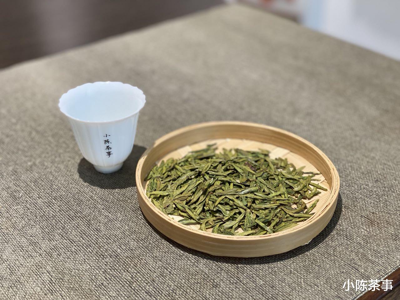 白茶这么绿，和绿茶有什么不同？老茶客：区别很大，看懂再买