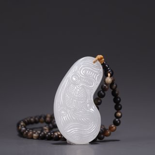 和田玉籽料|旧藏·和田玉籽料羊脂白雕双狮戏球挂件